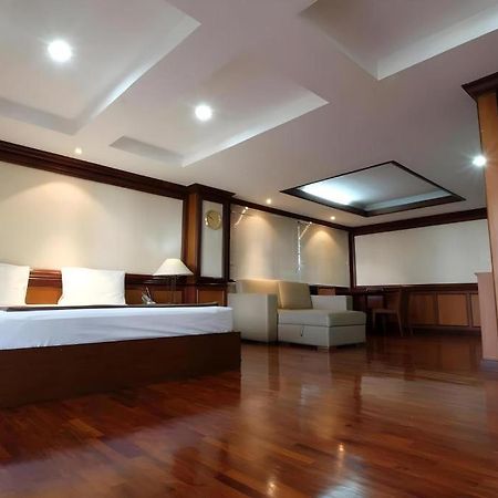Alameda Suites Hotel Bangkok Exterior foto