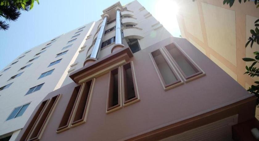 Alameda Suites Hotel Bangkok Exterior foto